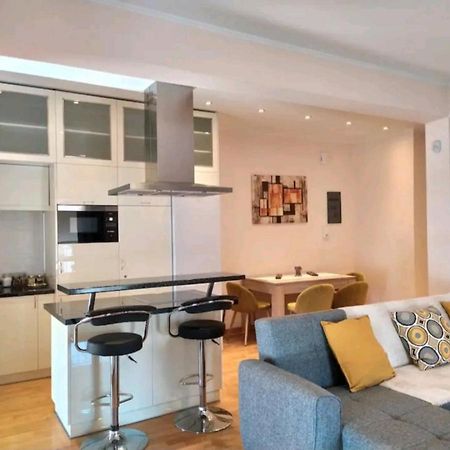 Stylish -Modern Apartment Heart Of Marousi Αθήνα Εξωτερικό φωτογραφία